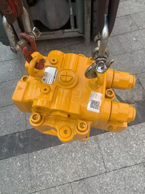 Hydraulic Motor M9F180A Swing Motor for SANY215H SY205 SY235 Excavator Swing Deviec